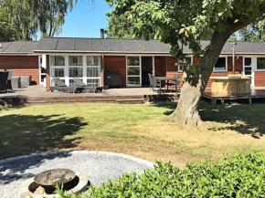10 person holiday home in Juelsminde